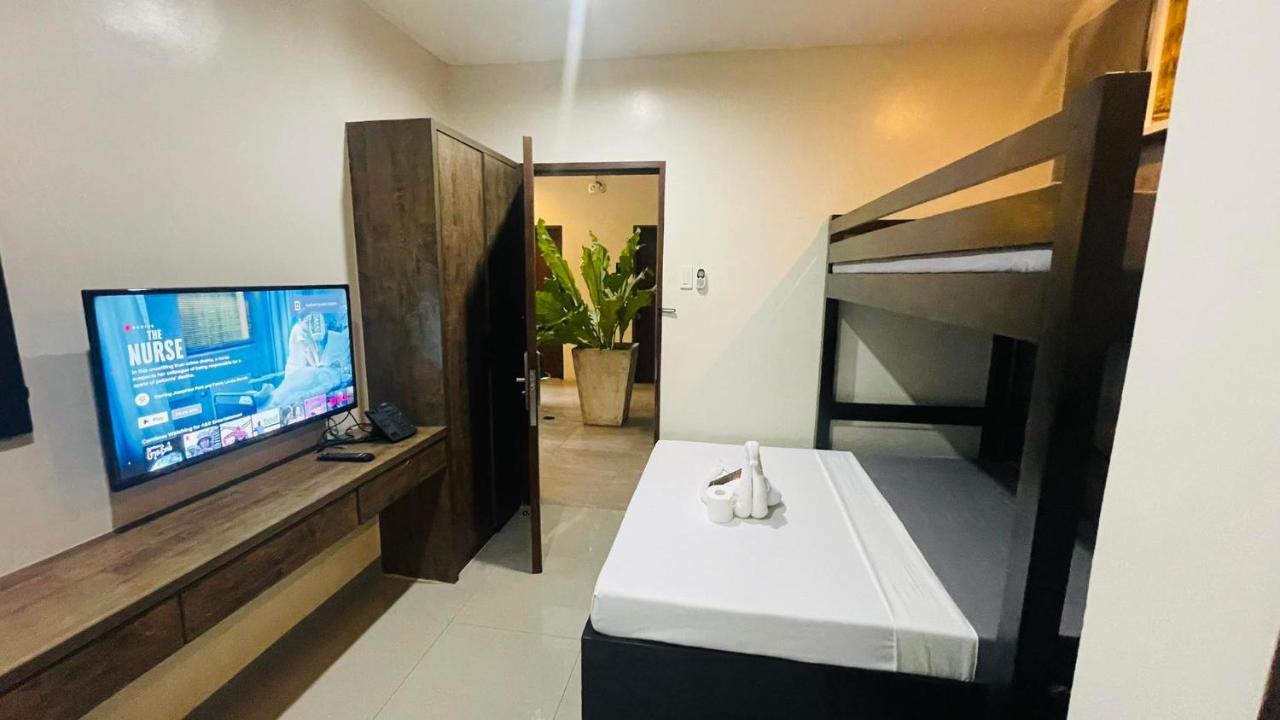 A&E Apartelle Bacolod Exteriér fotografie