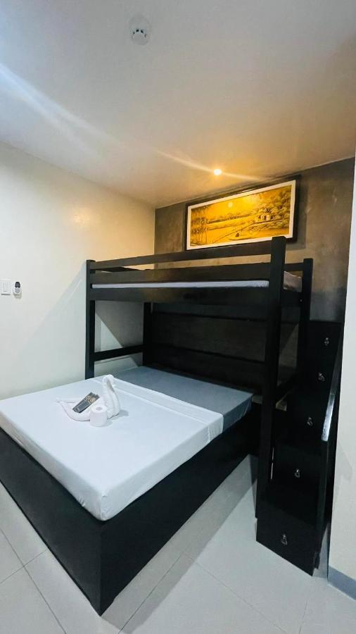 A&E Apartelle Bacolod Exteriér fotografie
